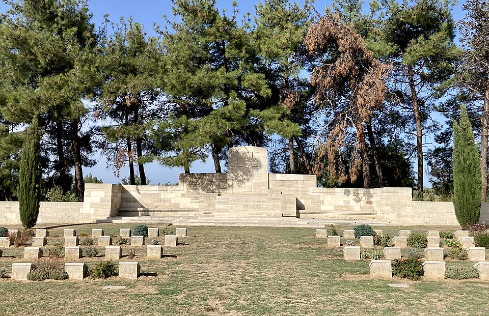 File:Redoubt Cemetery.jpg