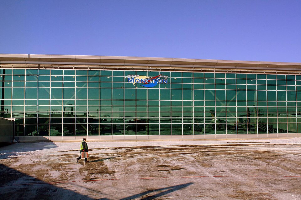 File:Reflection in Moncton (3200347826).jpg