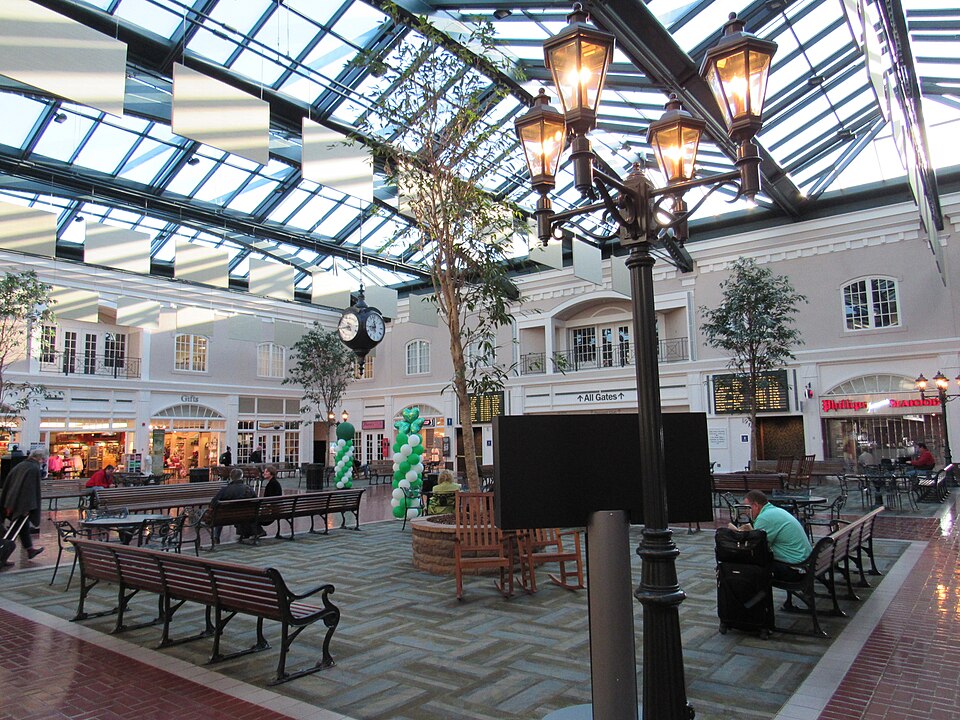 File:SAV Atrium.jpg