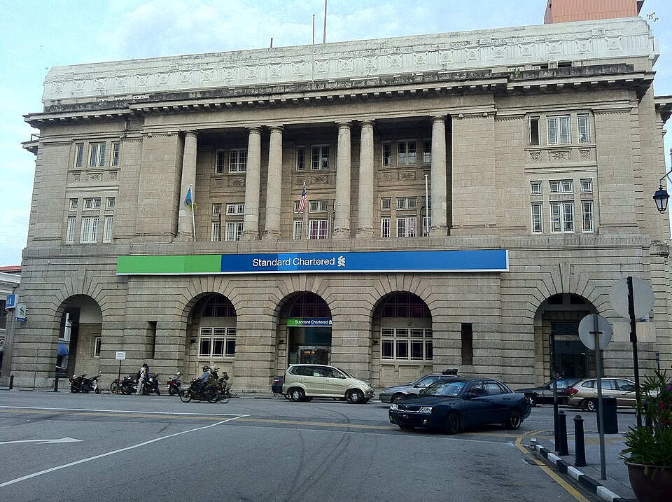 File:Standard Chartered Bank Full View.jpg