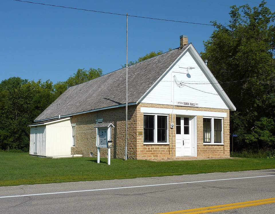 File:2009-0805-MN-Ottawa-TownHall.jpg