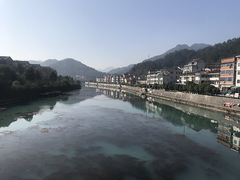 File:201812 Mei Brook in Andi Downtown.jpg
