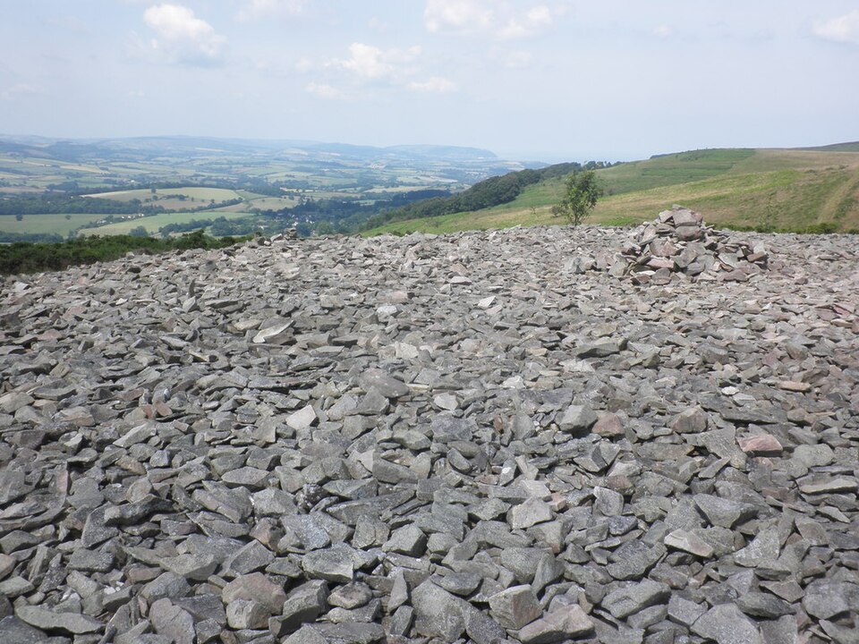 File:Cairn on Great Hill (geograph 4054640).jpg