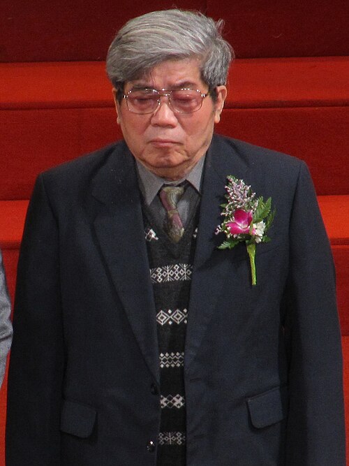 File:Ha Minh Duc 2012.jpg