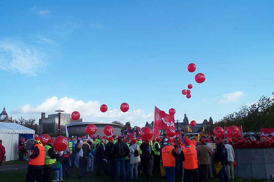 File:PvdA protest 20041002.JPG