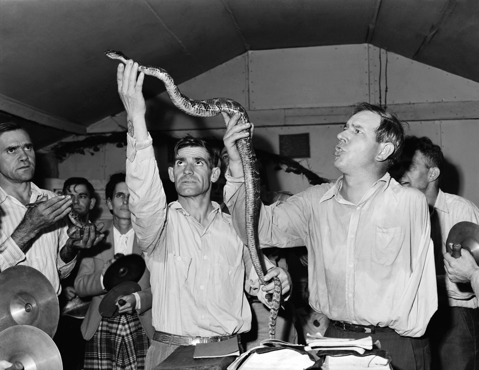File:Snakehandling.png