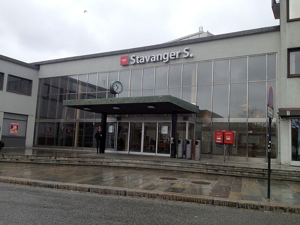 File:Stavanger stasjon 2013-04-28 10.34.24.jpg