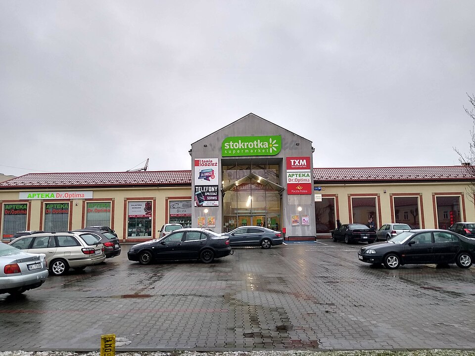 File:Stokorotka w Kolbuszowej.jpg