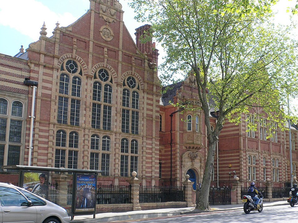 File:Colston's Girls' School in 2009 (cropped).jpg