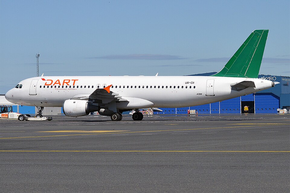 File:Dart Airlines, UR-CII, Airbus A320-212 (35251622436).jpg