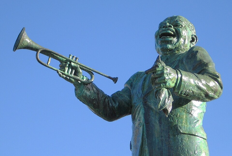 File:Louis Armstrong statue.JPG