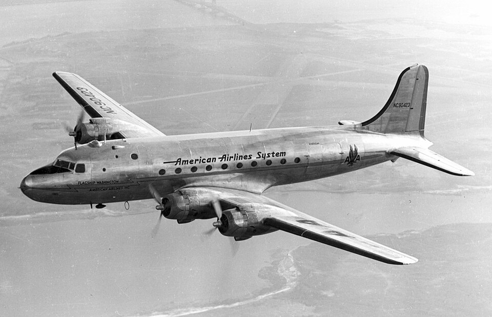 File:American Airlines NC90423.jpg