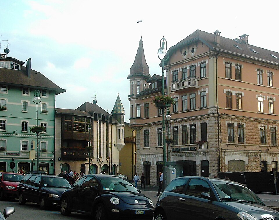 File:Asiago - 2615694751.jpg