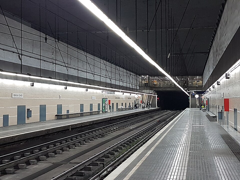 File:Estació d'Ildefons Cerdà LL-A 02 2018.jpg