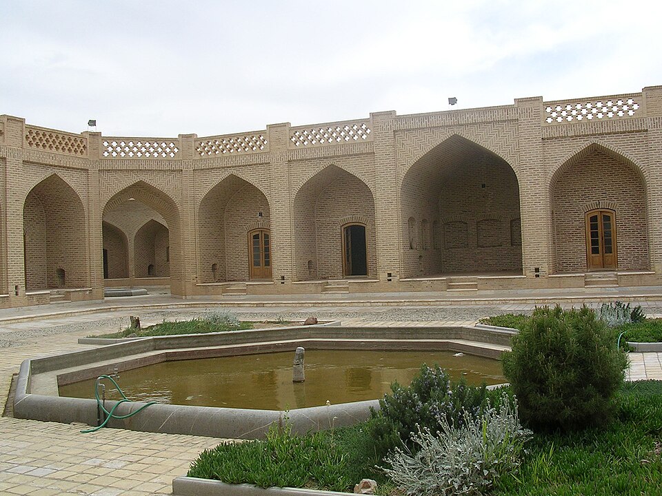 File:Kharanagh caravansary 01.jpg
