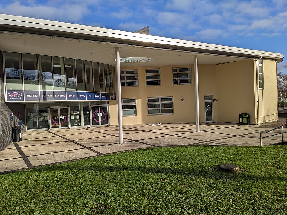 File:Ashburton Learning Village.jpg