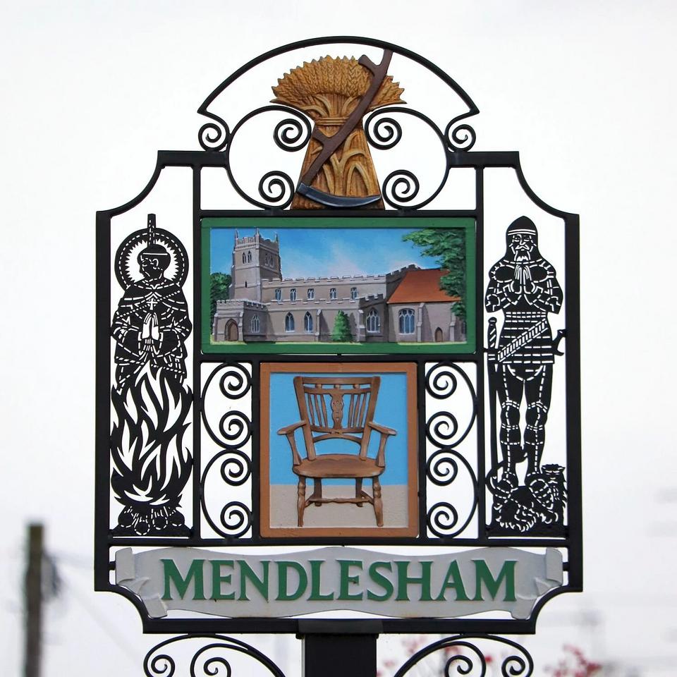File:Mendlesham Village Sign.webp