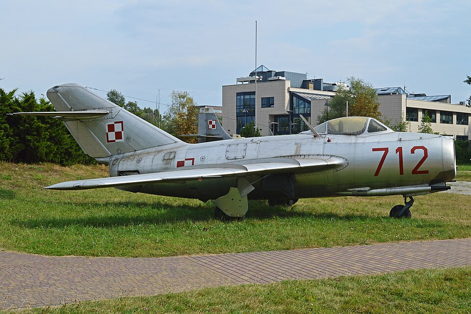 File:PZL-Mielec Lim-1 ‘712’ (19527028266).jpg