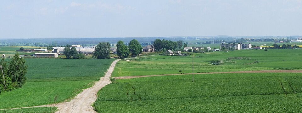 File:Pozostałości po PGR Grabowo.jpg