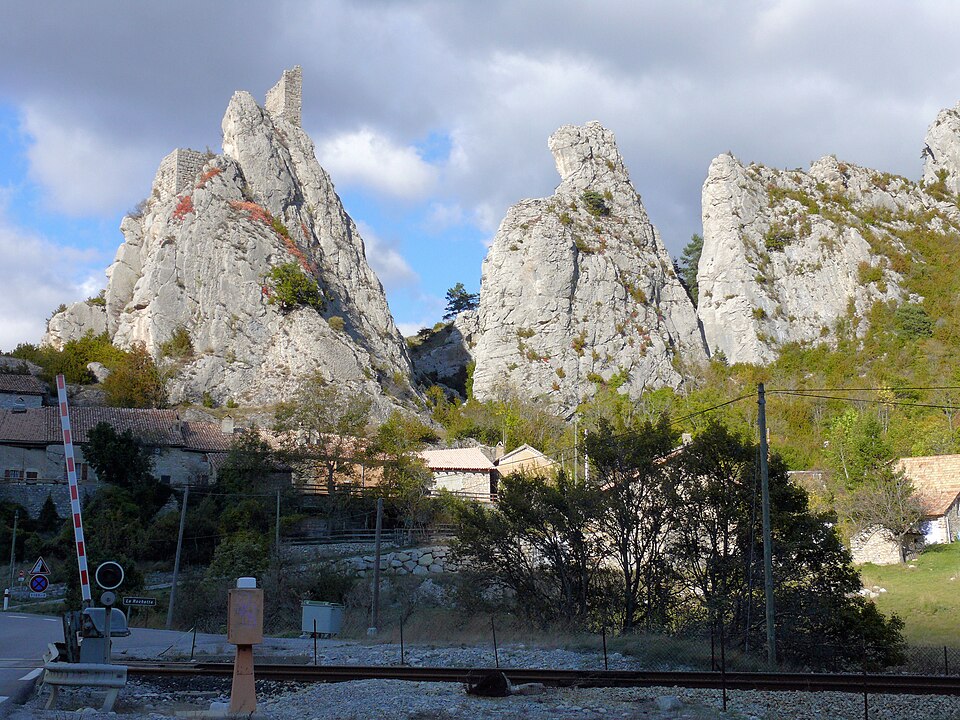 File:Saint-Julien-en-Beauchêne - La Rochette -297.jpg