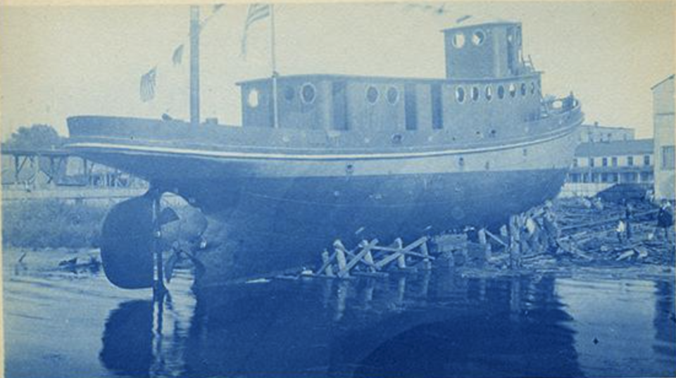 File:Tug Essayons under construction.png