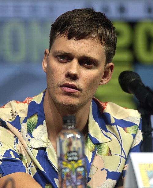 File:Bill Skarsgård (43573067882) (cropped).jpg