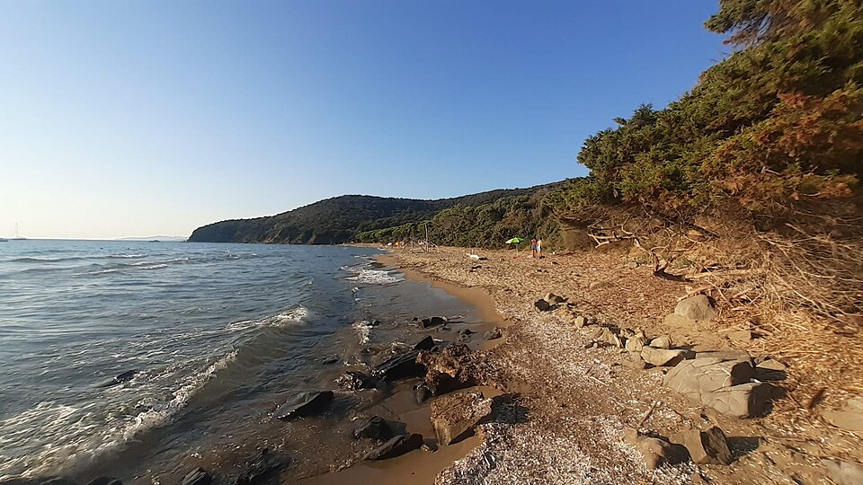 File:Cala Civette, Scarlino1.jpg