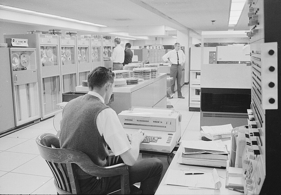 File:Dept of Agriculture Computer Room.jpg