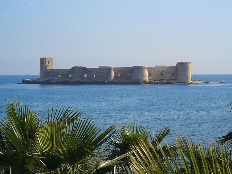 File:Kızkalesi (Maiden's castle).jpg