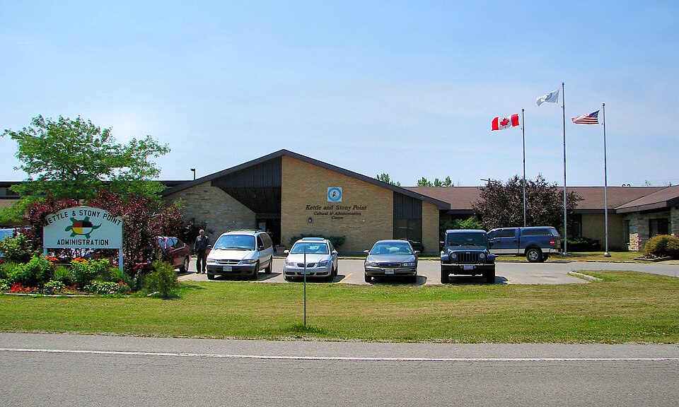 File:Kettle Stony Point FN.JPG
