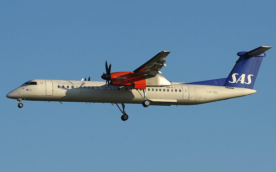 File:LN-RDI DH8D SAS - BRU.jpg