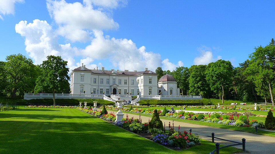 File:Palanga Amber Museum (July 30, 2015).jpg