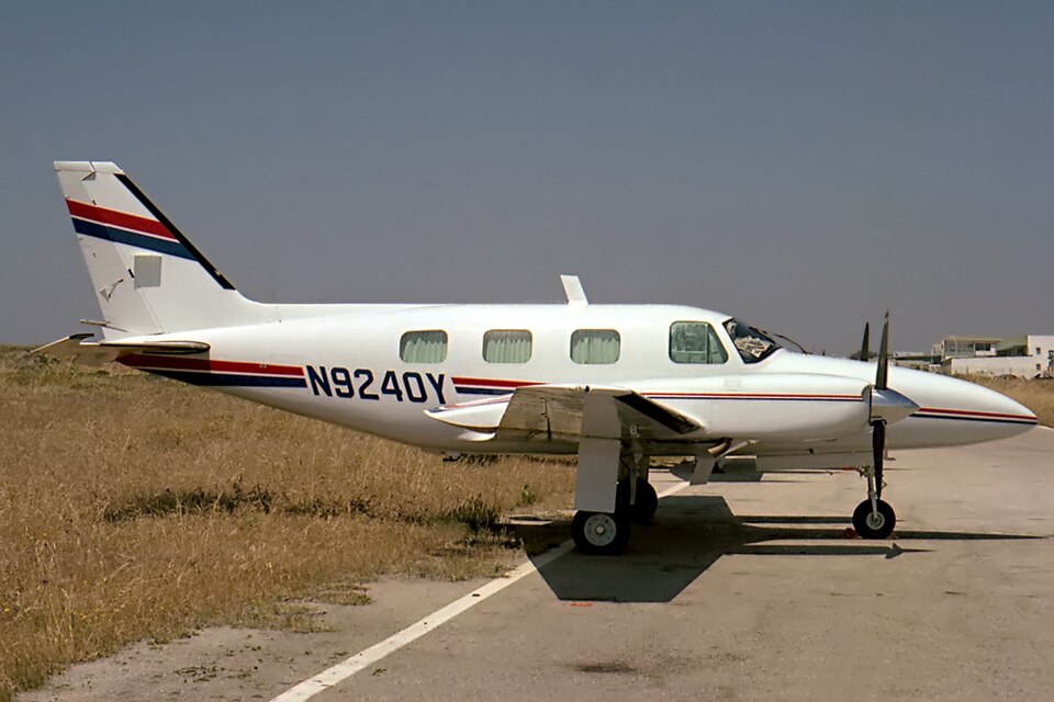 File:Piper PA-31P-350 Mojave, Private JP6213169.jpg
