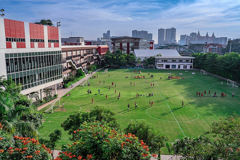 File:CIS Phnom Penh.jpg