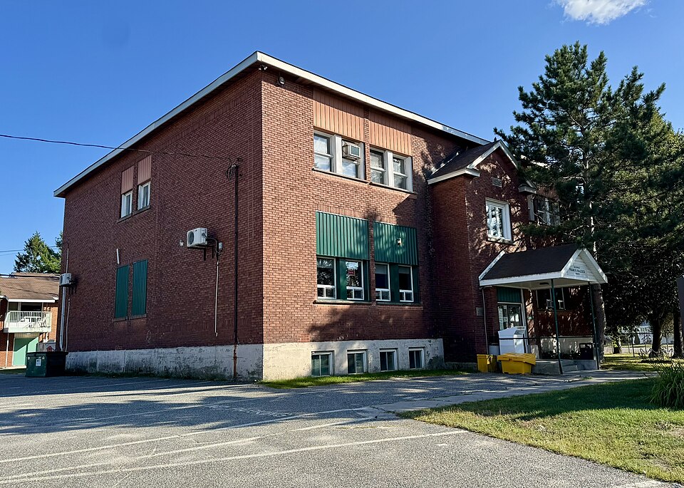 File:Capreol Public Library.jpg