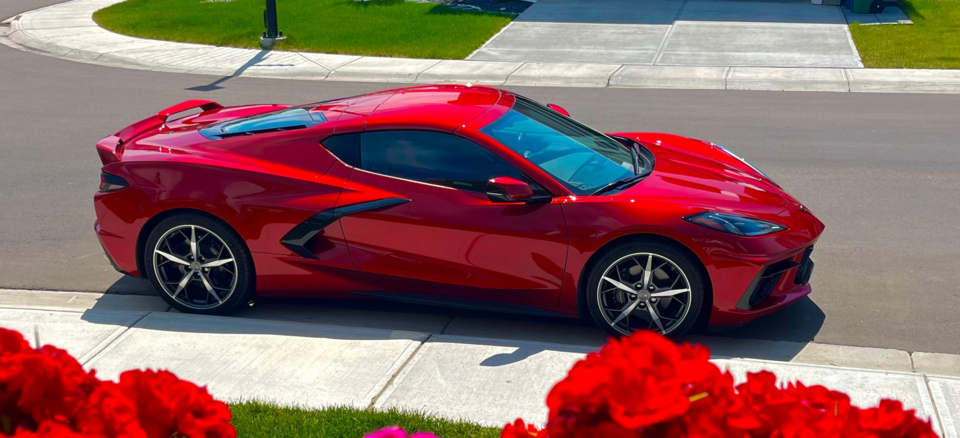 File:Corvette C8.png