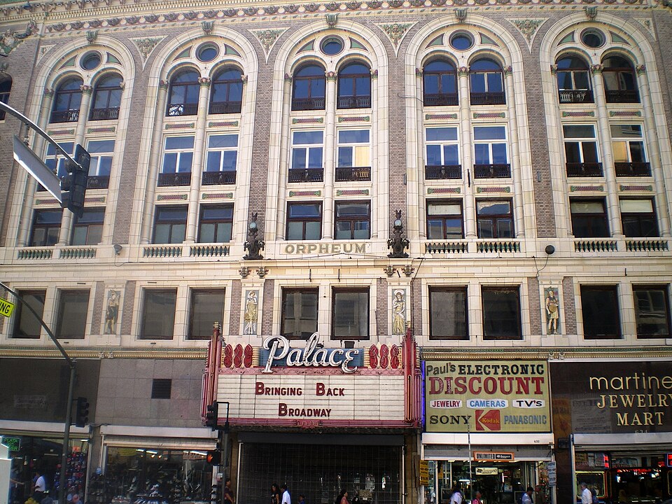 File:Palace Theater (Los Angeles).jpg