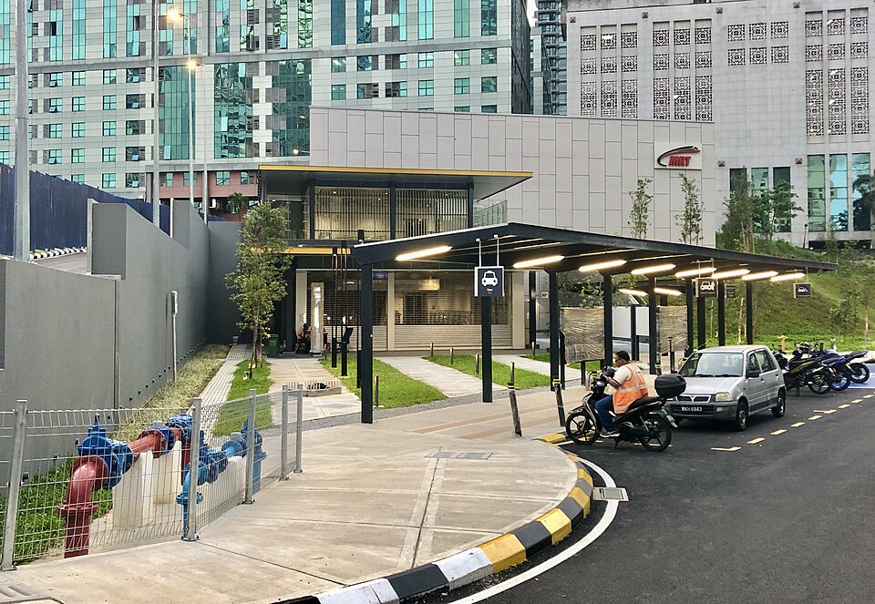 File:Ampang Park MRT Station (12.22).jpg