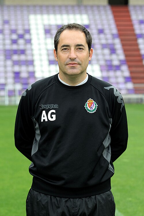File:Antonio Gómez Pérez (2010).jpg