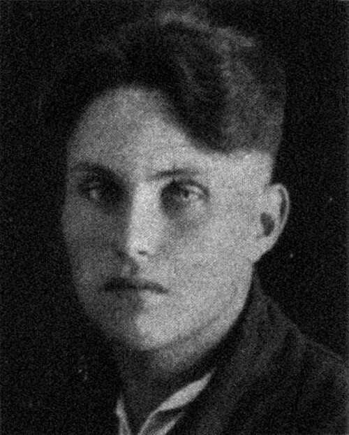 File:Artur Becker 1930.jpg