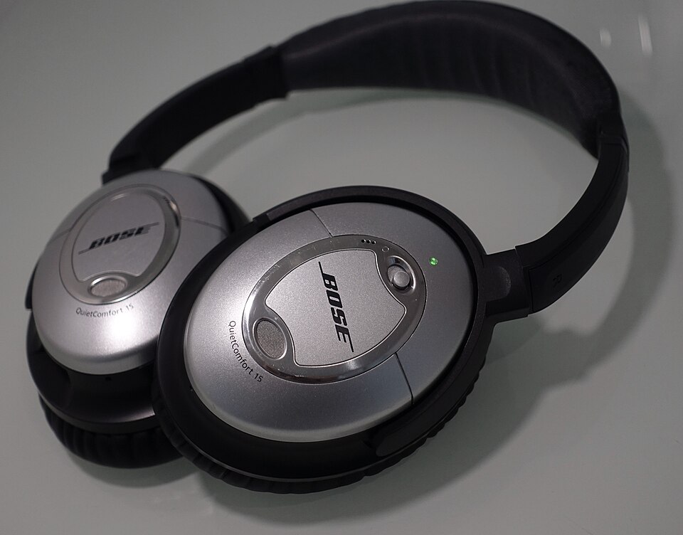 File:BOSE QC15 b.jpg