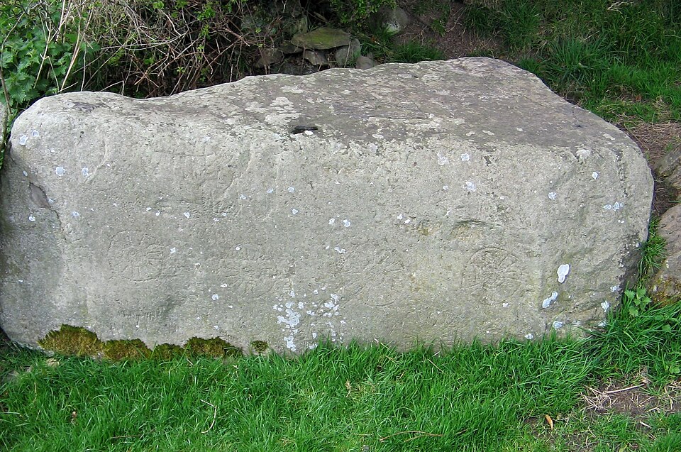 File:Dowth-Stone of the Seven Suns.JPG
