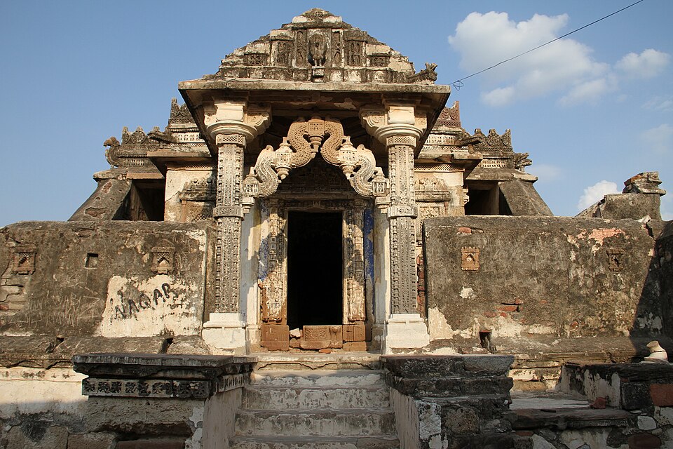 File:Jain Temple Nagarparkar by smn121-13.JPG