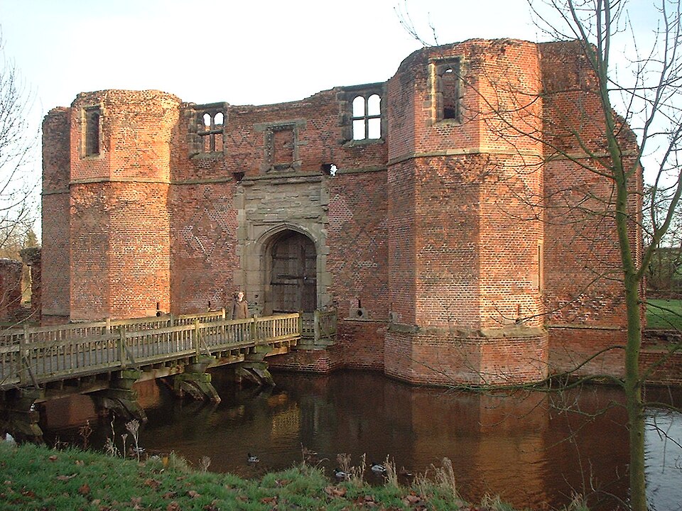 File:Kirby Muxloe 2.jpg