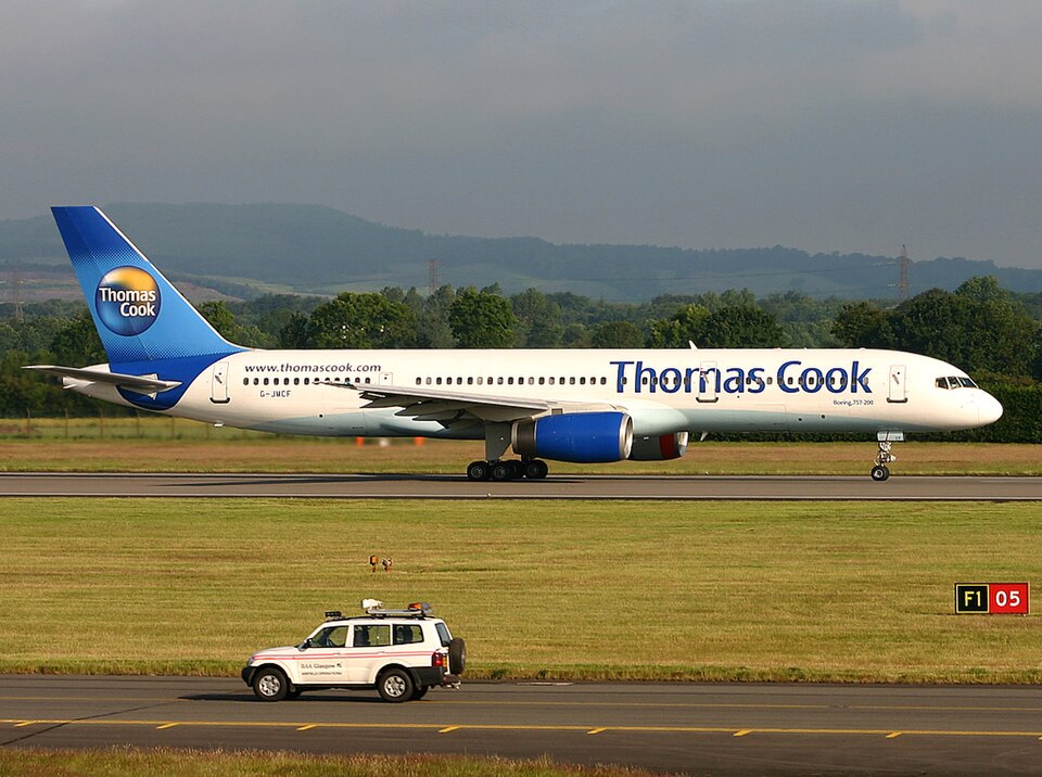 File:Thomas Cook Airlines 757.jpg