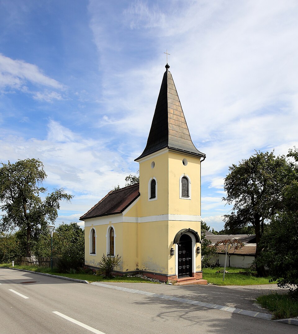 File:Weyersdorf - Kapelle.JPG