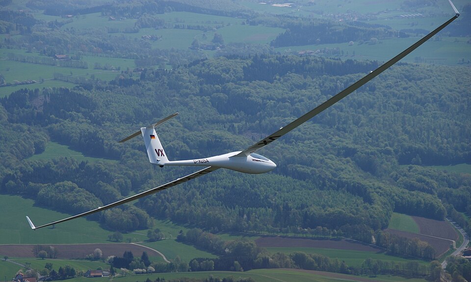File:ASH 31 Mi Flug 004 20090421.JPG