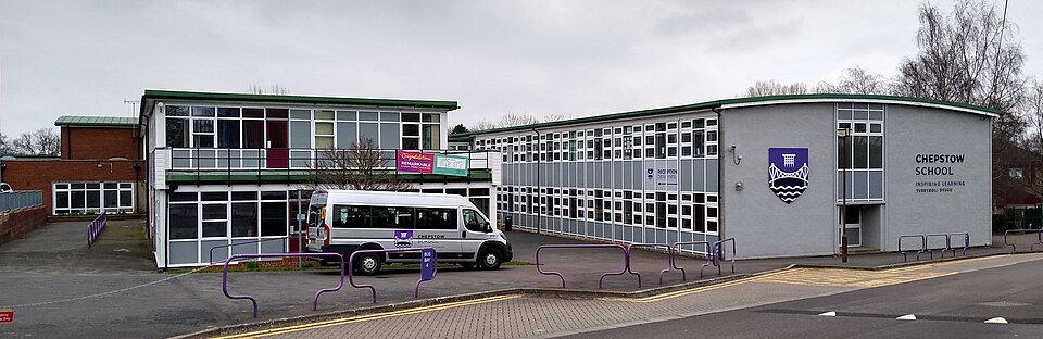 File:Chepstow School, Chepstow.jpg