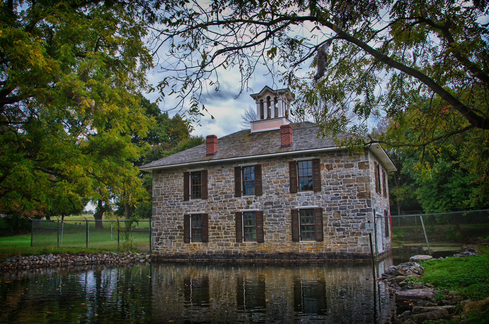 File:Dykeman's Spring Hatch House and Pond.png