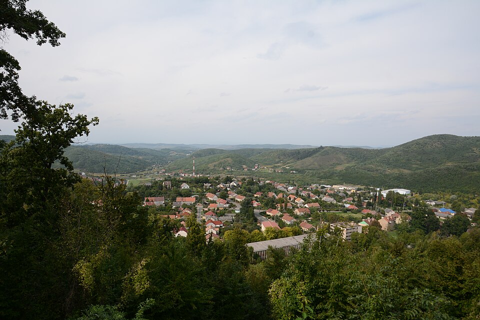 File:Farkaslyuk látkép - panoramio.jpg
